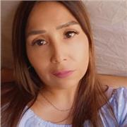 Profesora de ingles hace clase a todas las edades